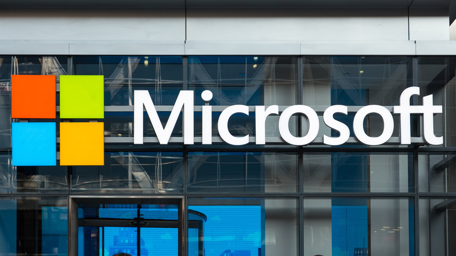 Microsoft takes the lead: 300 data centres globally
